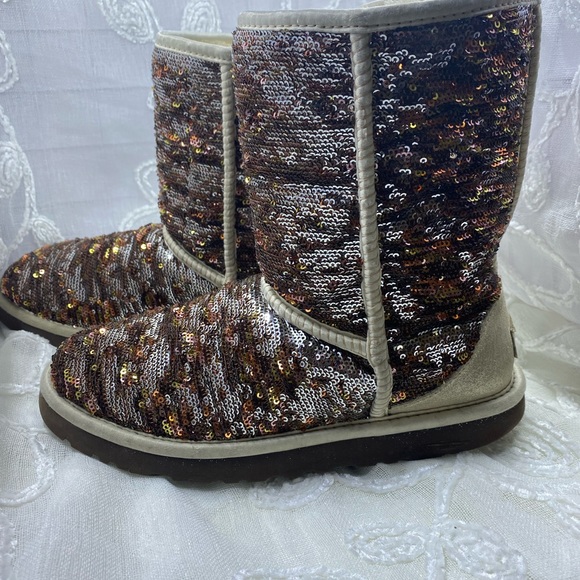 UGG Classic Sequin Fur Lined Boot Size 7 - Picture 2 of 5